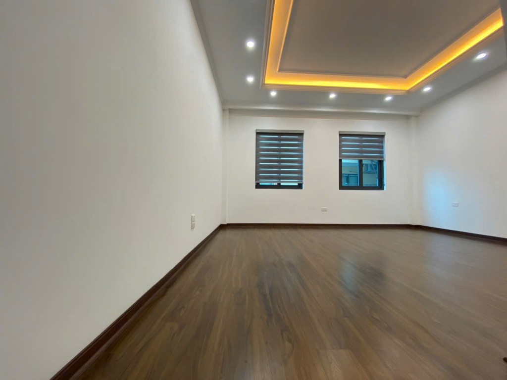 NHÀ ĐẸP GẦN PHỐ PHẠM VĂN ĐỒNG - 7 TẦNG – THANG MÁY – TIỆN ÍCH BẠT NGÀN